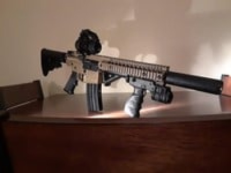 Crosman R1 Full Auto BB Air Rifle with Red Dot Sight