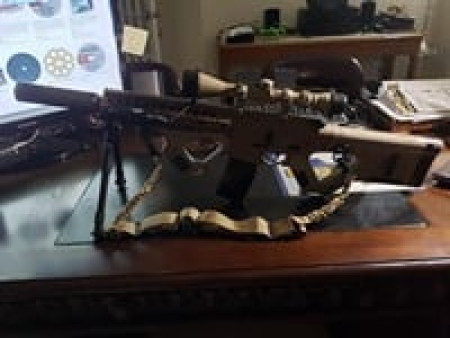 Crosman R1 Full Auto BB Air Rifle with Red Dot Sight