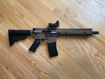 Crosman R1 Full Auto BB Air Rifle with Red Dot Sight